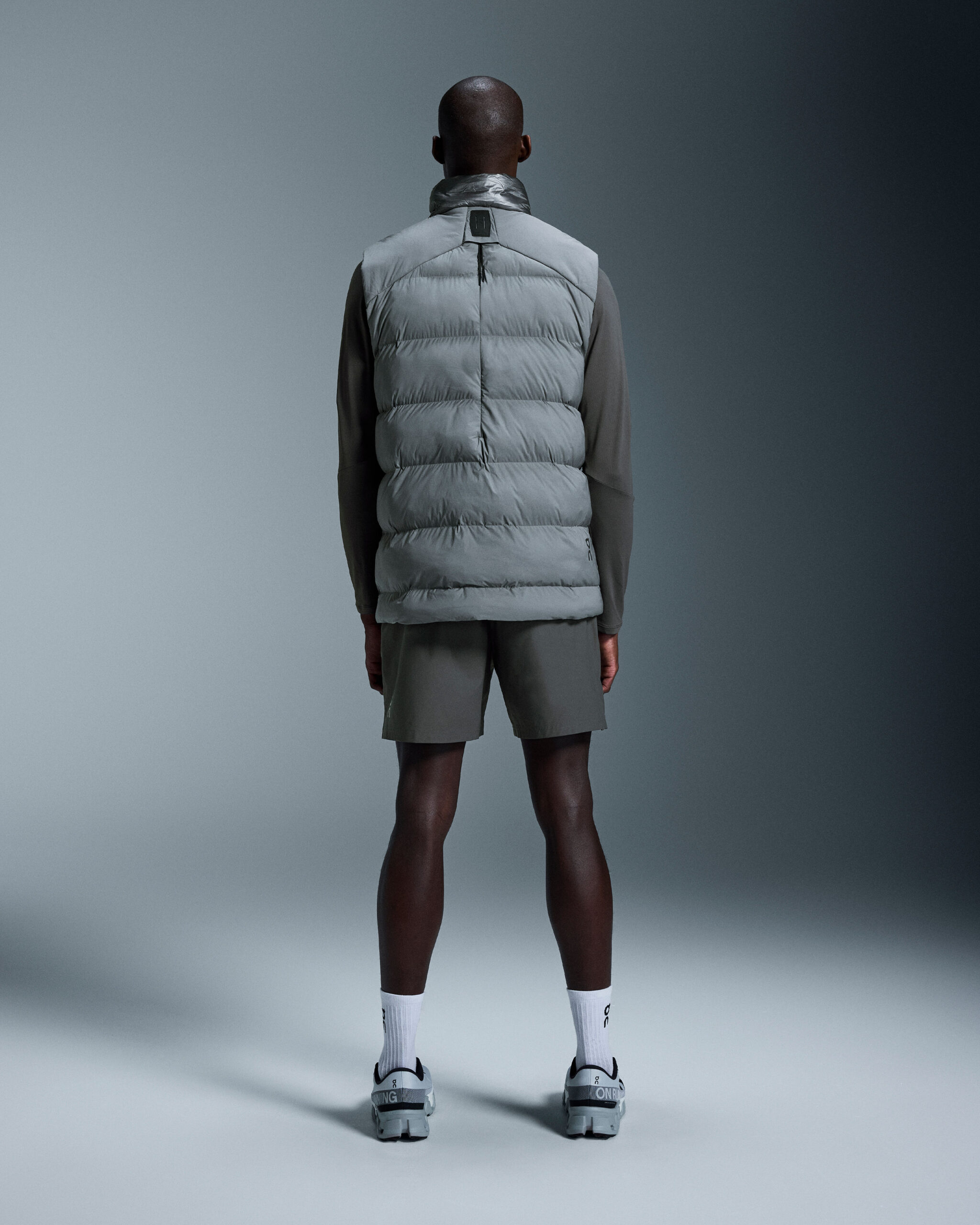 core-short-cinza-on-1