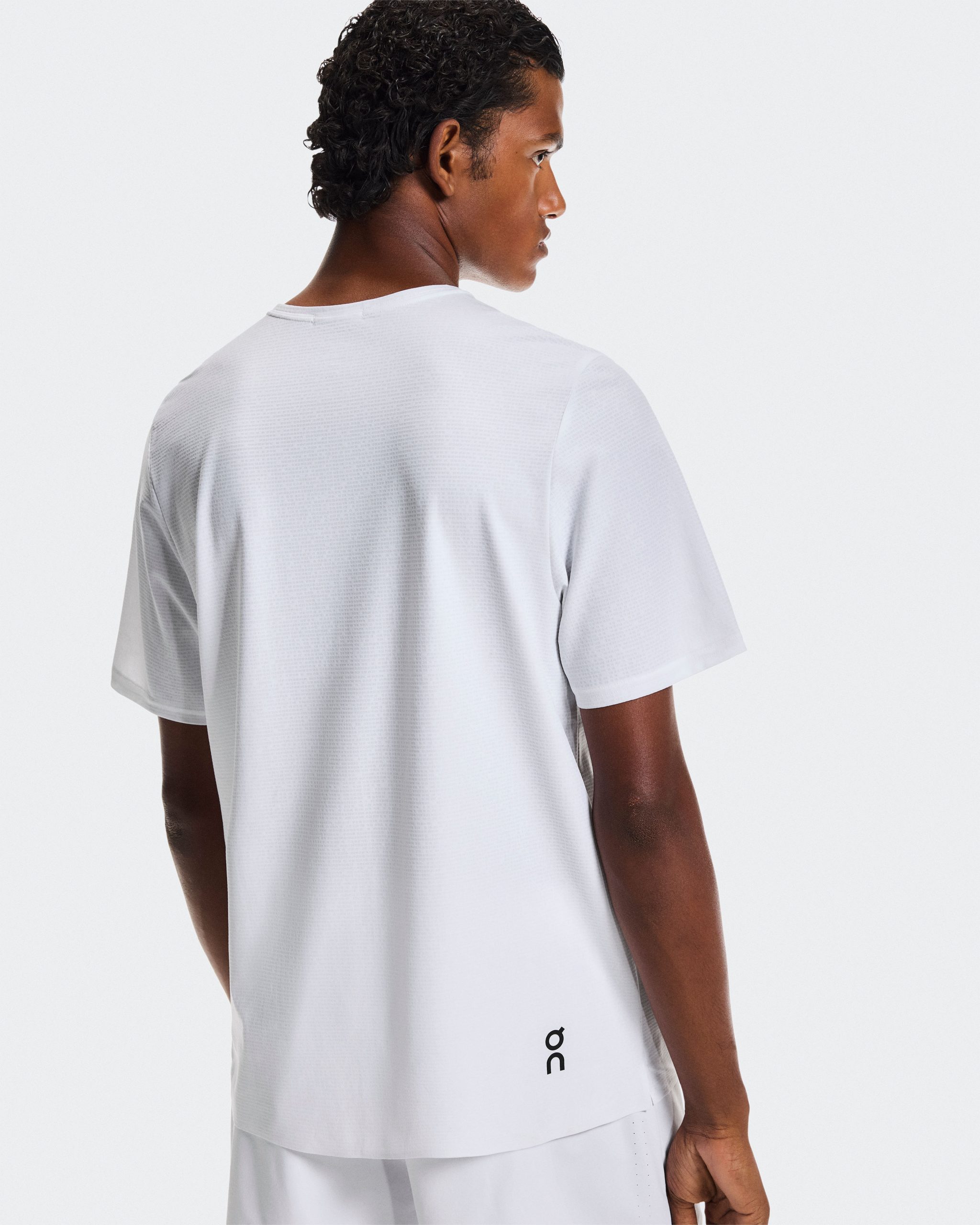 camiseta-court-t-branca-on-4