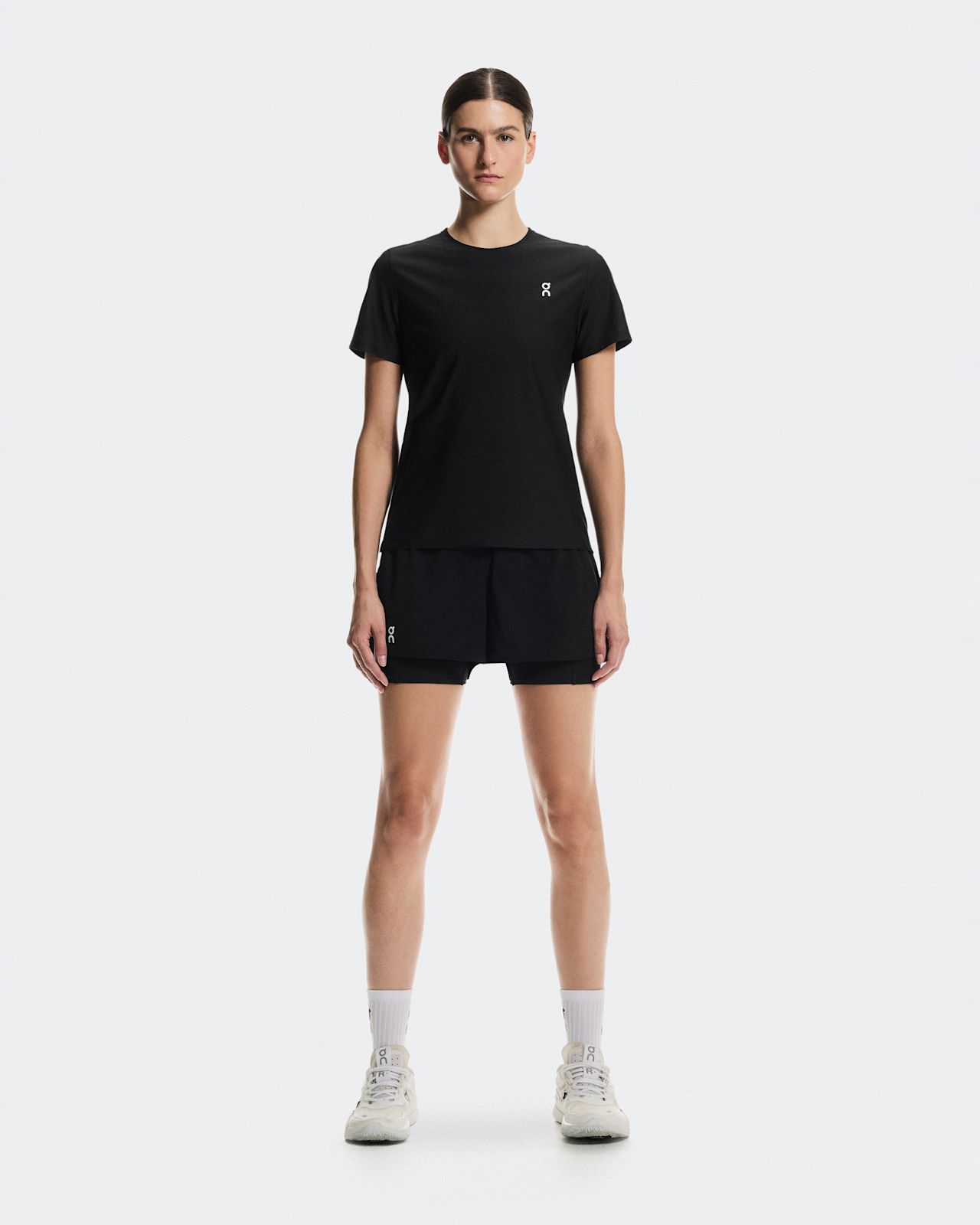 camiseta-court-t-preta-feminina-on-4