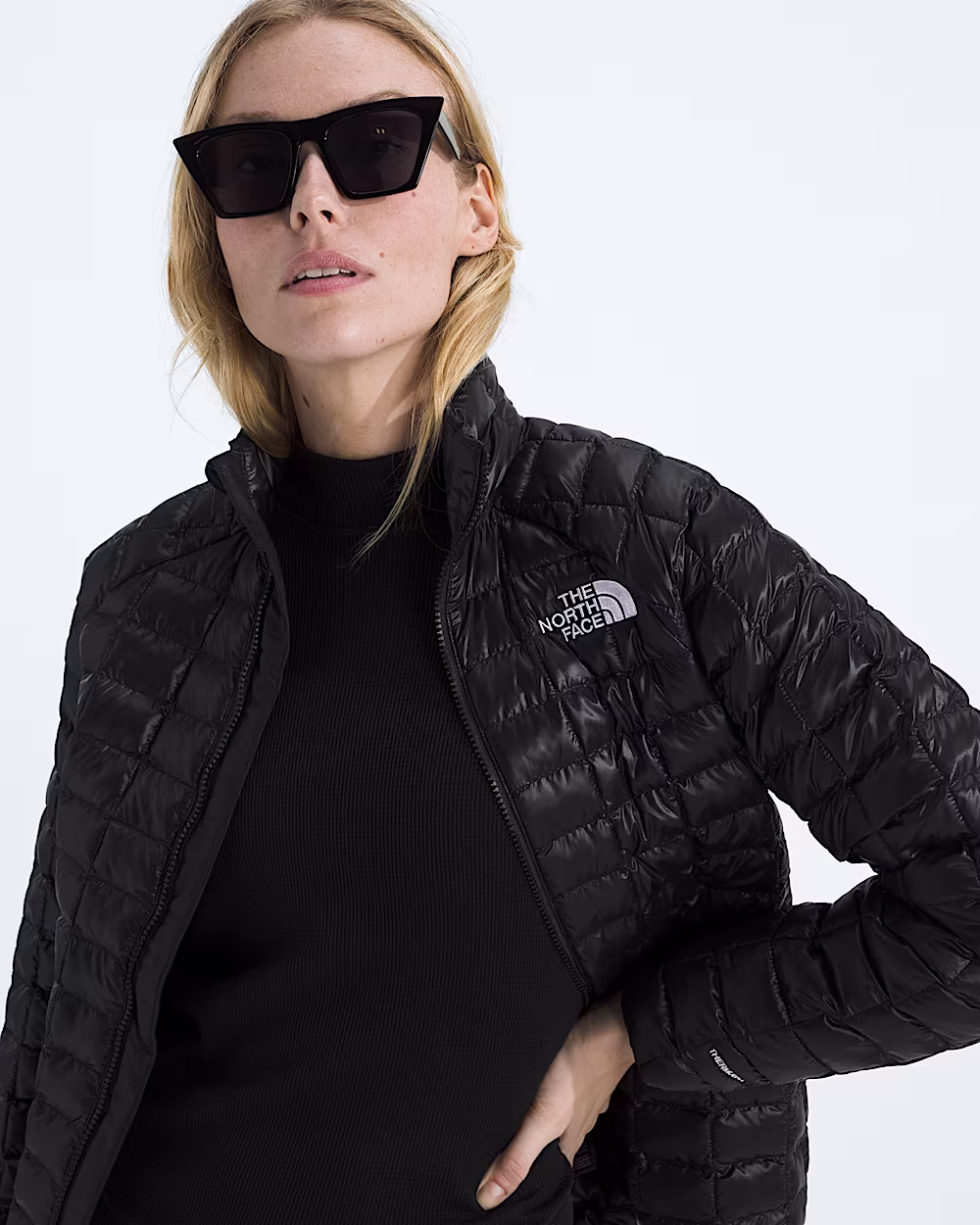jaqueta-thermoball-feminina-preta-the-north-face-3