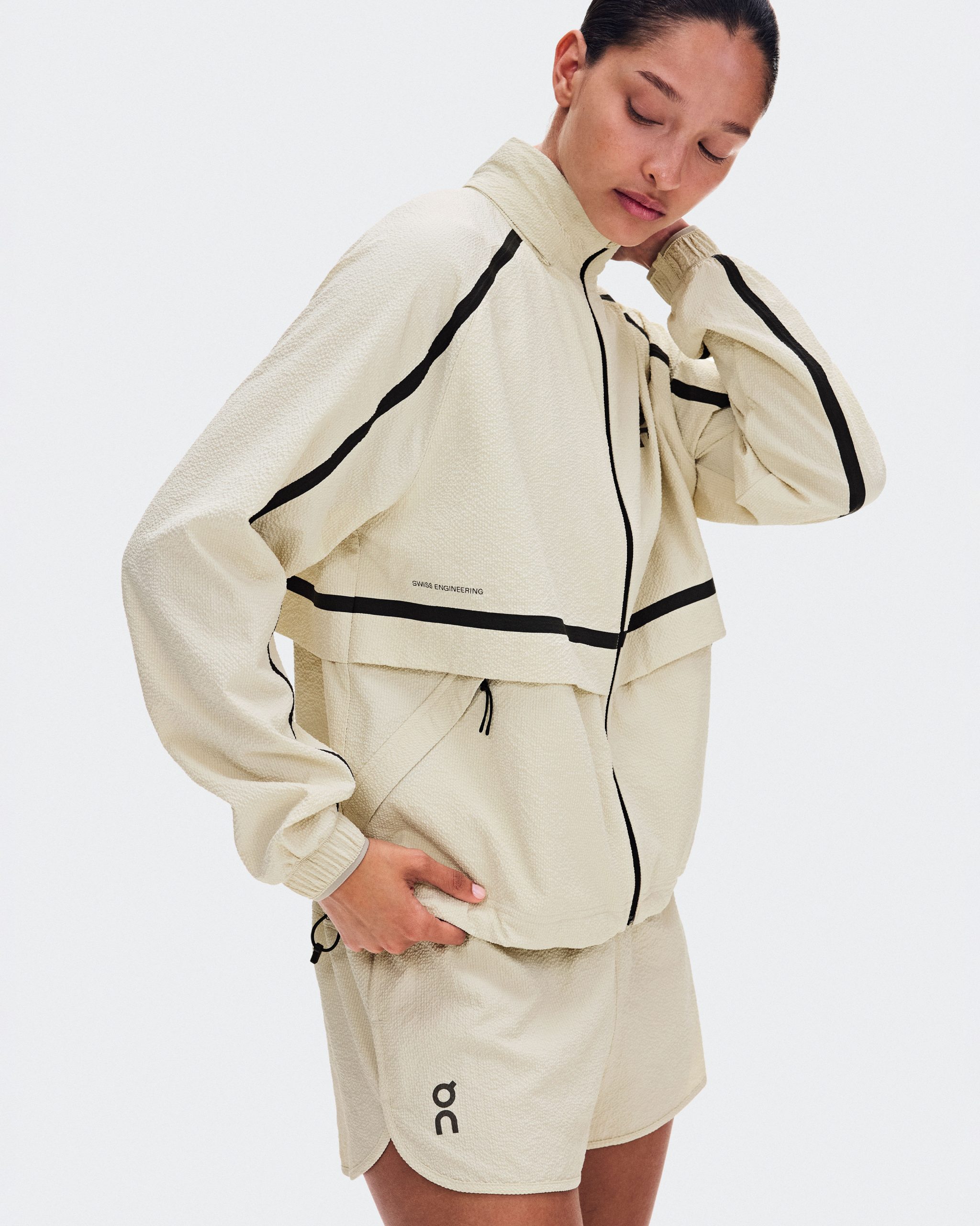 jaqueta-performance-volt-hare-feminina-on-1